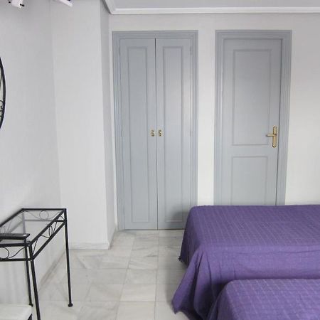 Hostal Alicia San Pedro de Alcántara Eksteriør billede