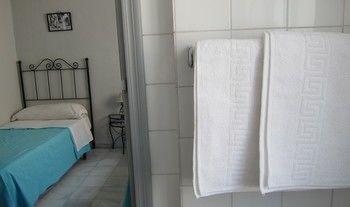 Hostal Alicia San Pedro de Alcántara Eksteriør billede