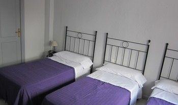 Hostal Alicia San Pedro de Alcántara Eksteriør billede