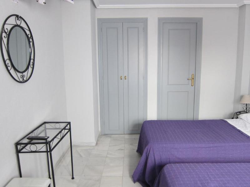 Hostal Alicia San Pedro de Alcántara Eksteriør billede